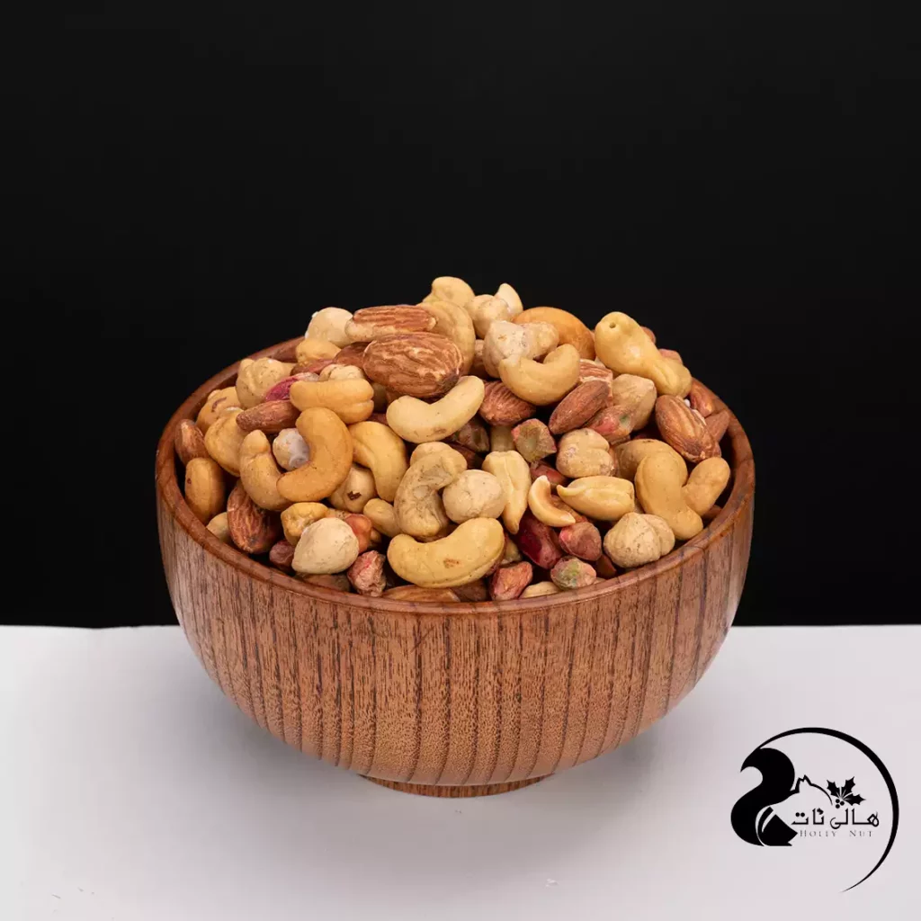 آجیل چهارمغز شور را از بزرگترین آجیل فروشی تهران خریداری کنید
