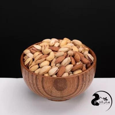 آجیل بوداده بی نمک، ترکیبی مناسب و کم‌کالری از مغزهای تازه ایرانی است. این آجیل شامل پسته با پوست، بادام، فندق و بادام هندی همه بو داده و بی نمک می‌باشد.