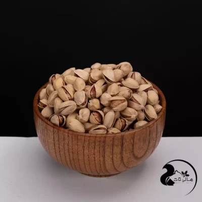پسته کله قوچی خام یکی از انواع محبوب پسته در بازار است که به دلیل ظاهر درشت و کروی خود جزء آجیل‌های با کیفیت و لوکس به شمار می‌آید.
