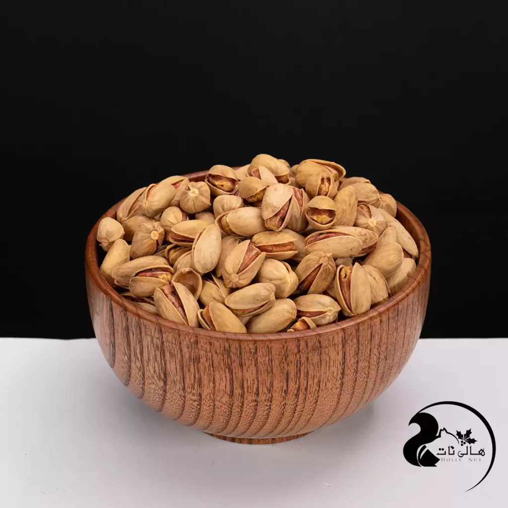 برای تهیه پسته اکبری ممتاز شور از هالی نات، توجه به تازگی انواع آجیل و خشکبار، به‌ویژه پسته، نقش بسزایی در طعم و کیفیت محصول دارد. از این رو، انتخاب فروشگاهی که همواره محصولات تازه و باکیفیت ارائه می‌ده