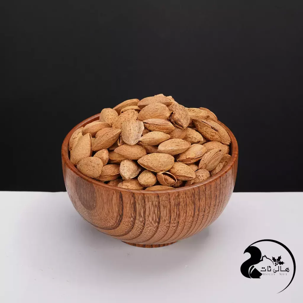 بادام منقا خارجی خام را می توانید به صورت آنلاین از فروشگاه هالی نات در تهران خریداری کنید و بدون دردسر و با خیالی راحت درب محل تحویل بگیرید و از یک خرید لذت بخش لذت ببرید!