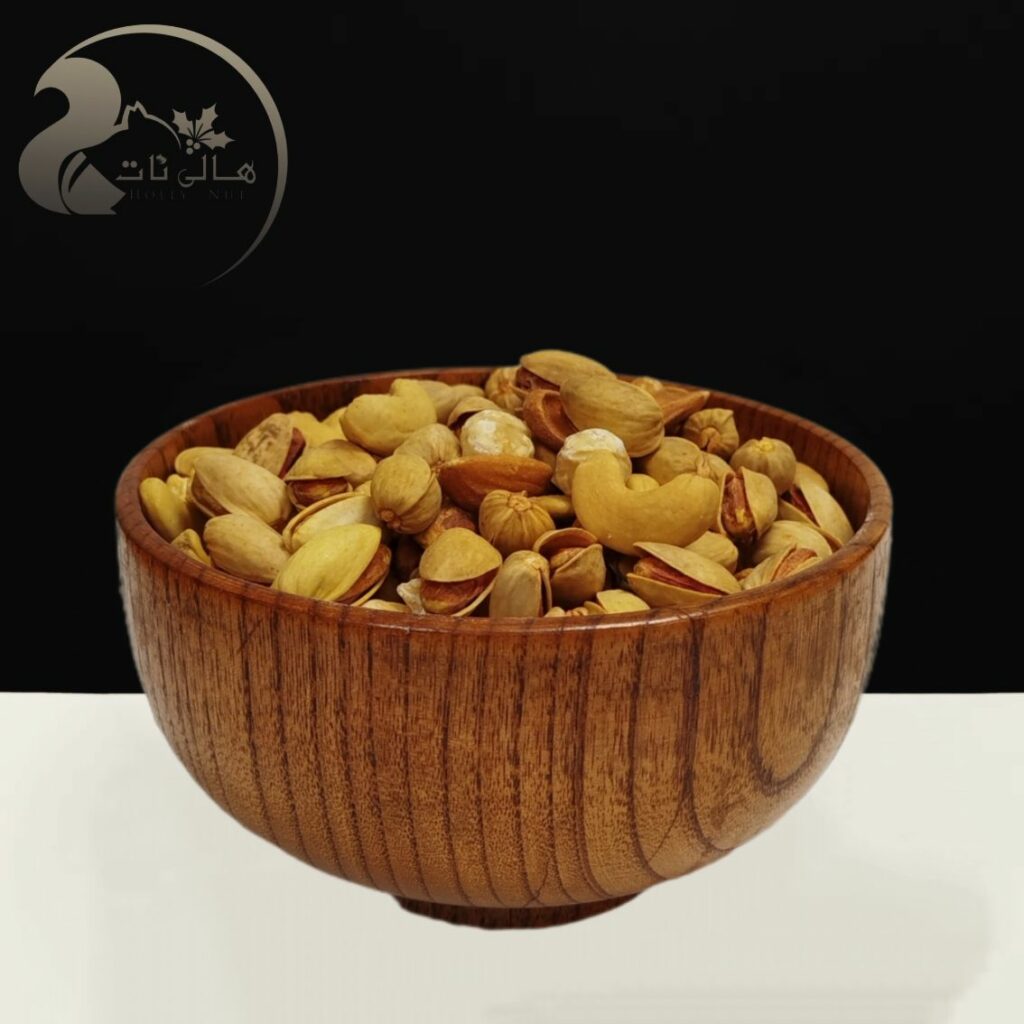 برای تهیه آجیل لوکس با پوست هالی نات که ترکیبی از کیفیت بالا و خواص استثنایی را ارائه می‌دهد، به فروشگاه آنلاین هالی نات سری بزنید